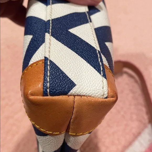 Dooney & Bourke Navy and White Chevron Crossbody Bag - Picture 5 of 6
